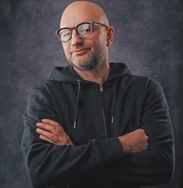 <em>Carlos P.</em>